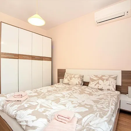 Apartment The Captain. Be My Guests! Varna