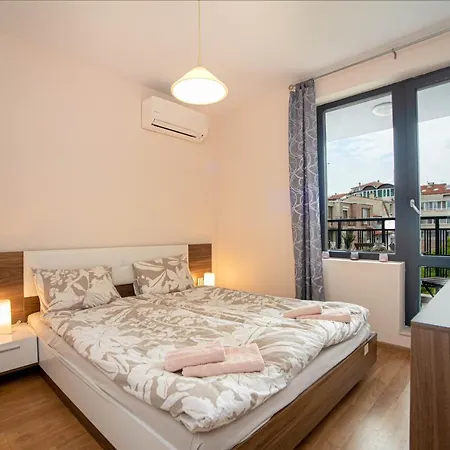 The Captain. Be My Guests! Apartment