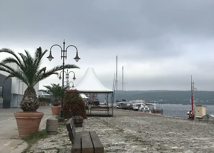 The Captain Be My Guests! By Rv