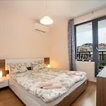 The Captain Be My Guests! By Rv Apartment