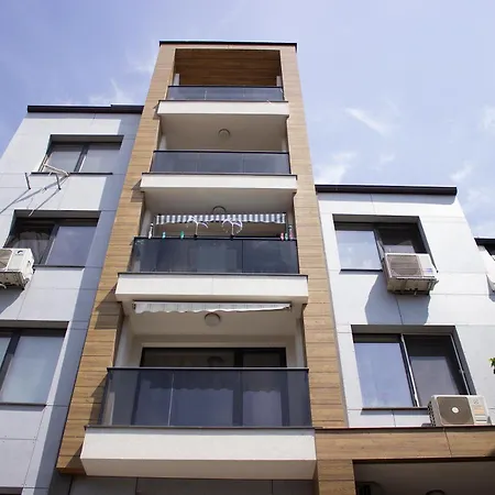 The Captain Be My Guests! By Rv アパート *