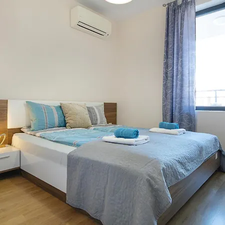 The Captain Be My Guests! By Rv Apartment Warna