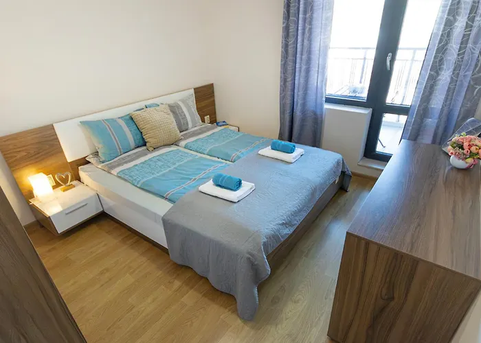 The Captain Be My Guests! By Rv * 瓦爾納